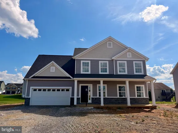 407 E Clarissa Dr, Shippensburg, PA 17257