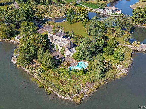 5th image of 1 Pryer Manor Road