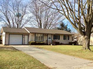 1415 Laurel Dr, Decorah, IA 52101