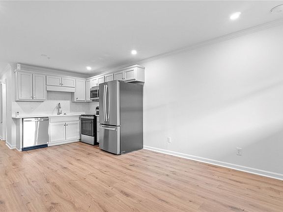 5th image of 1212 12th St APT 38