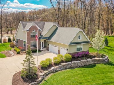 1365 Ridgefield Ct, White Lake, MI, 48383