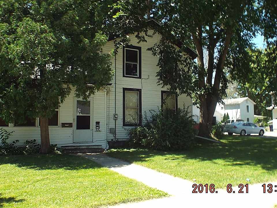 2nd image of 164 S Locust St