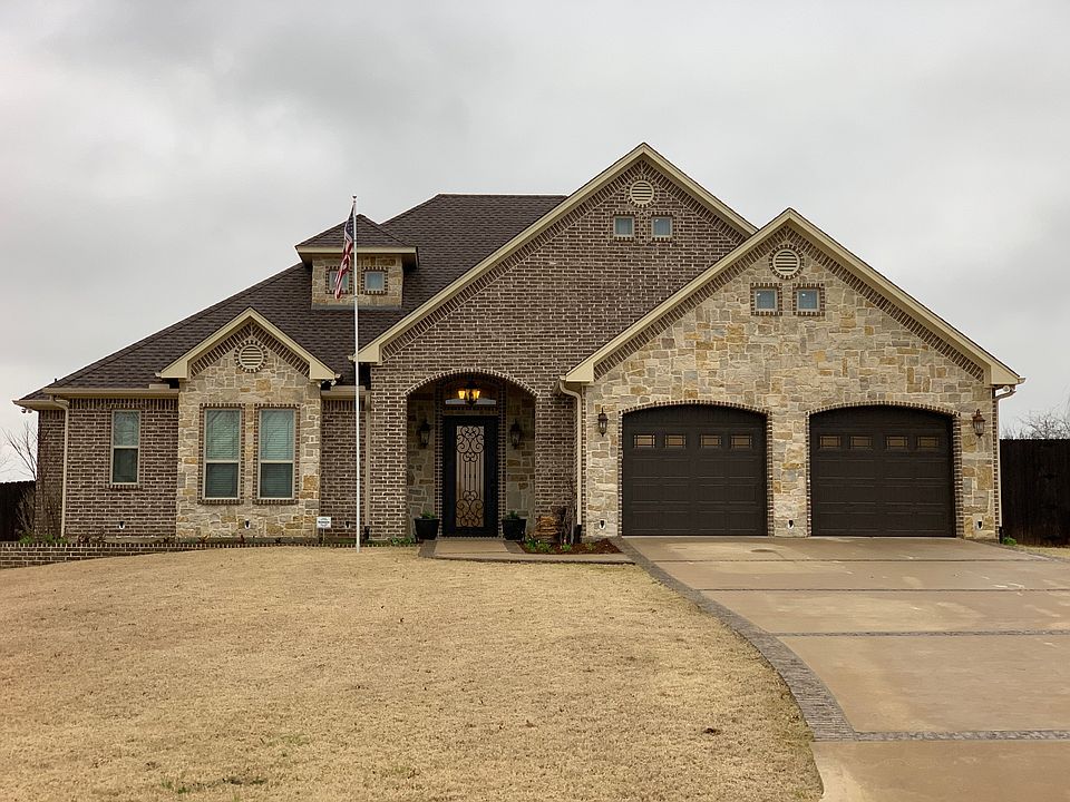 1st image of 200 Pecan Park Dr
