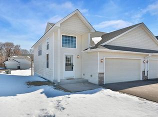 31317 Prairie Ct, Stacy, MN 55079
