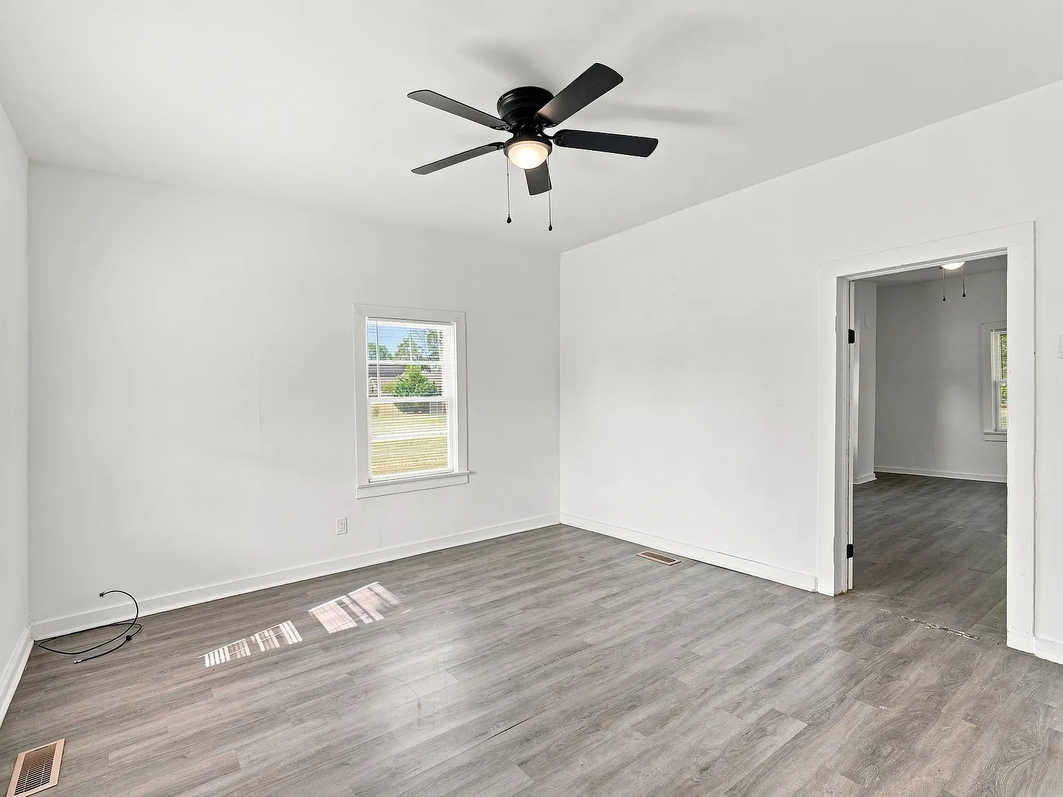 2 bed, 1020 sqft, $950 — Photo 4