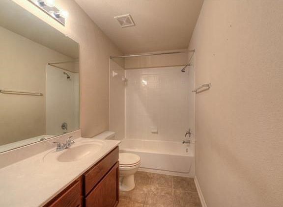 5th image of 19028 Leigh Ln