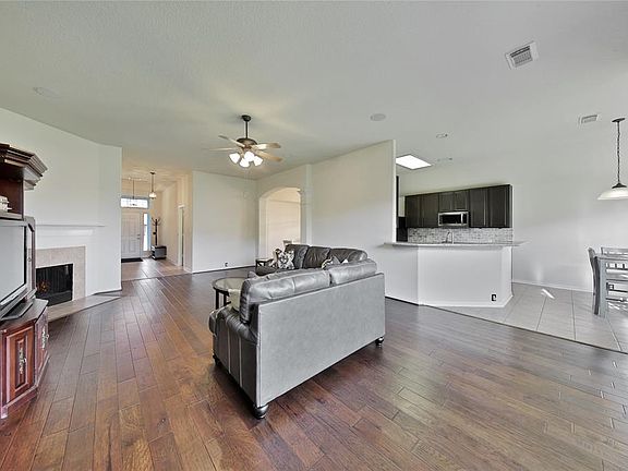 4th image of 8907 Sungate Dr