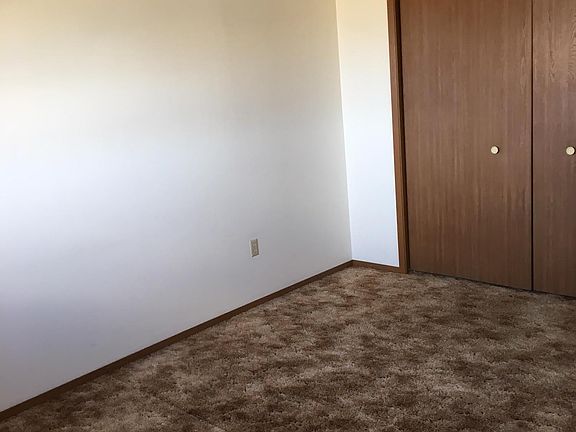 4th image of 1101 Hennessey St