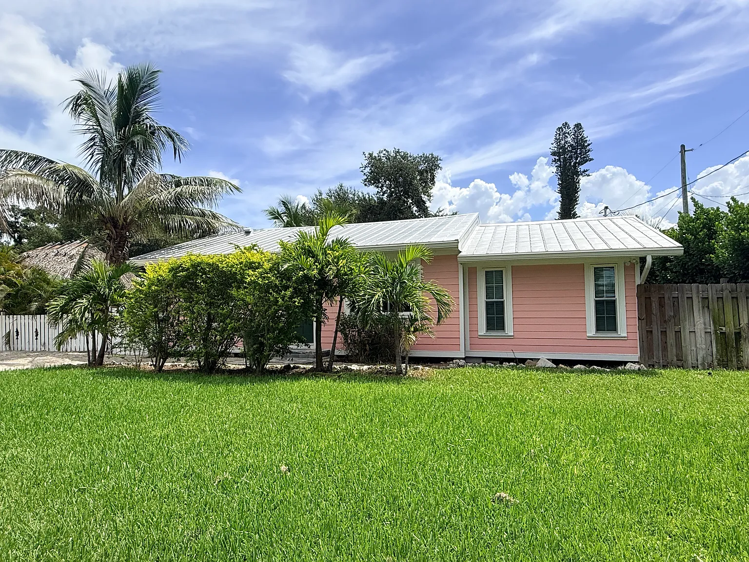 3 bed, 1100 sqft, $3,500 — Photo 2