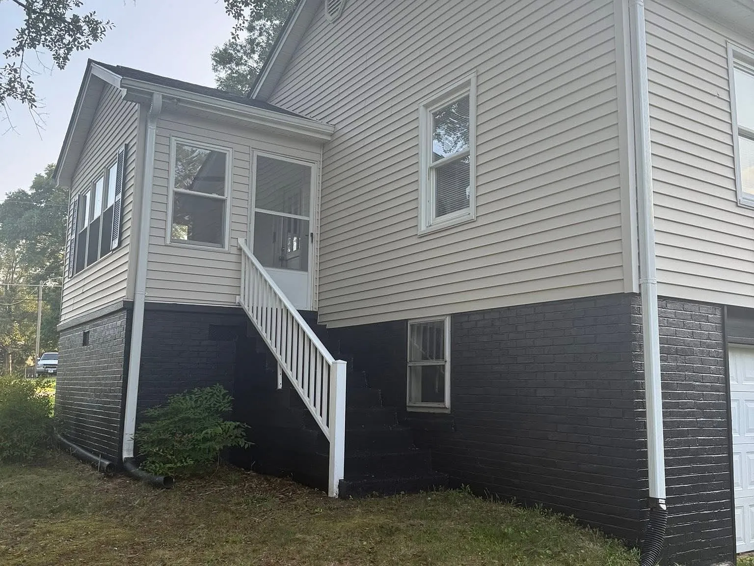 2 bed 1 bath Home for Rent — Photo 4