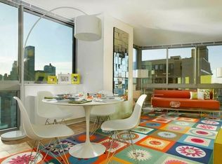 322 W 55th St APT 3D, New York, NY 10019