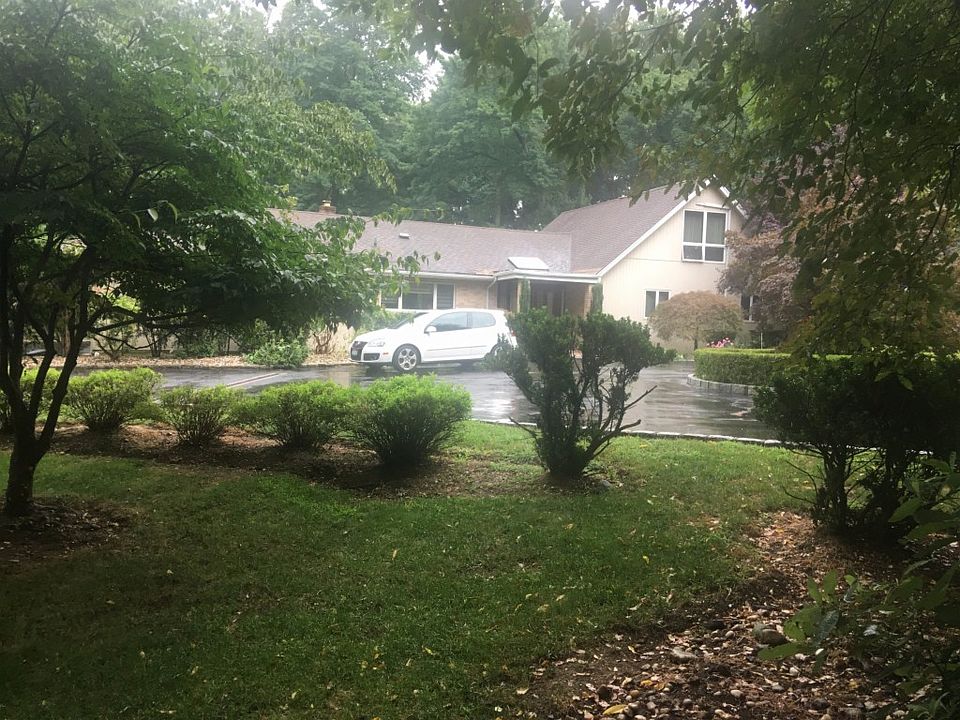 1st image of 41 Old House Ln