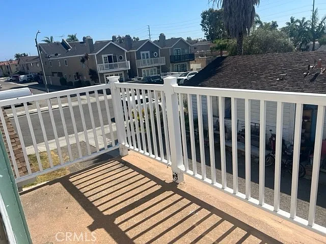 Studio, 600 sqft, $2,500 — Photo 3