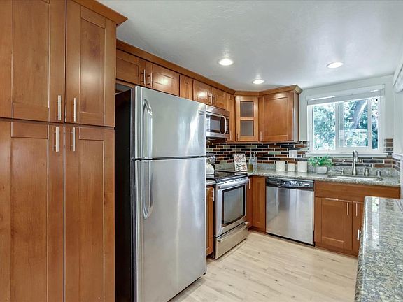 5th image of 14225 Lora Dr APT 13