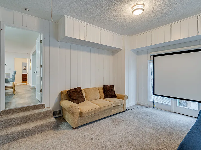6473 Thunderbird Dr — Photo 25