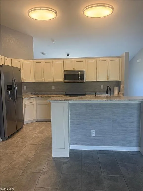 3 bed, 2.0 bath, 1528 sqft, $2,200 — Photo 3
