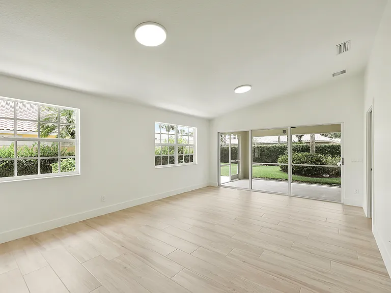 28050 Boccaccio Way — Photo 11