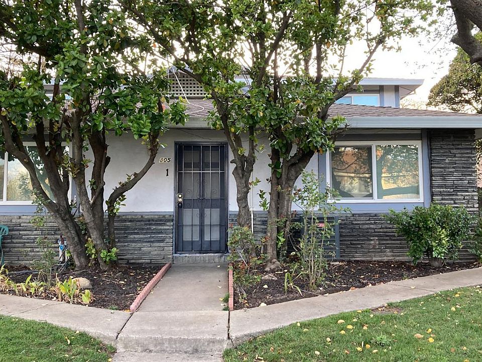 1st image of 805 Carro Dr