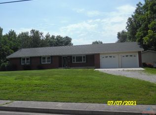 1303 S 8th St, Clinton, MO 64735