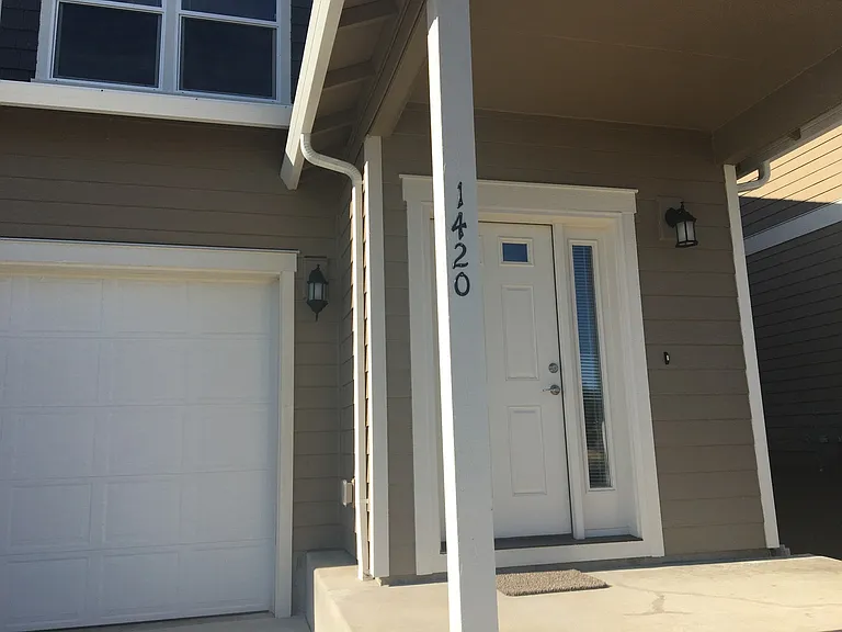 1420 - 1422 Marigold Dr. — Photo 2