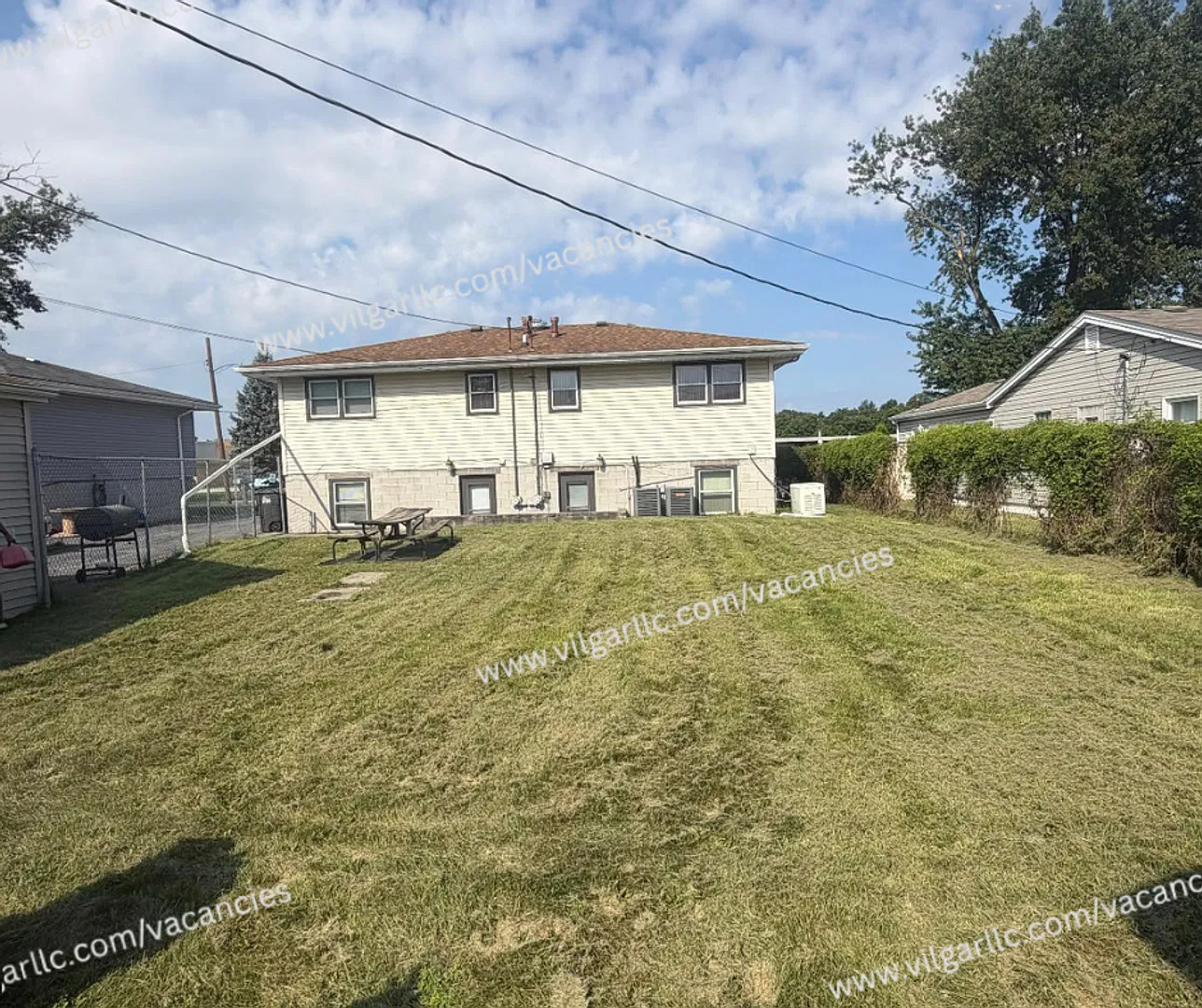 2041 - 2043 Union St. — Photo 4