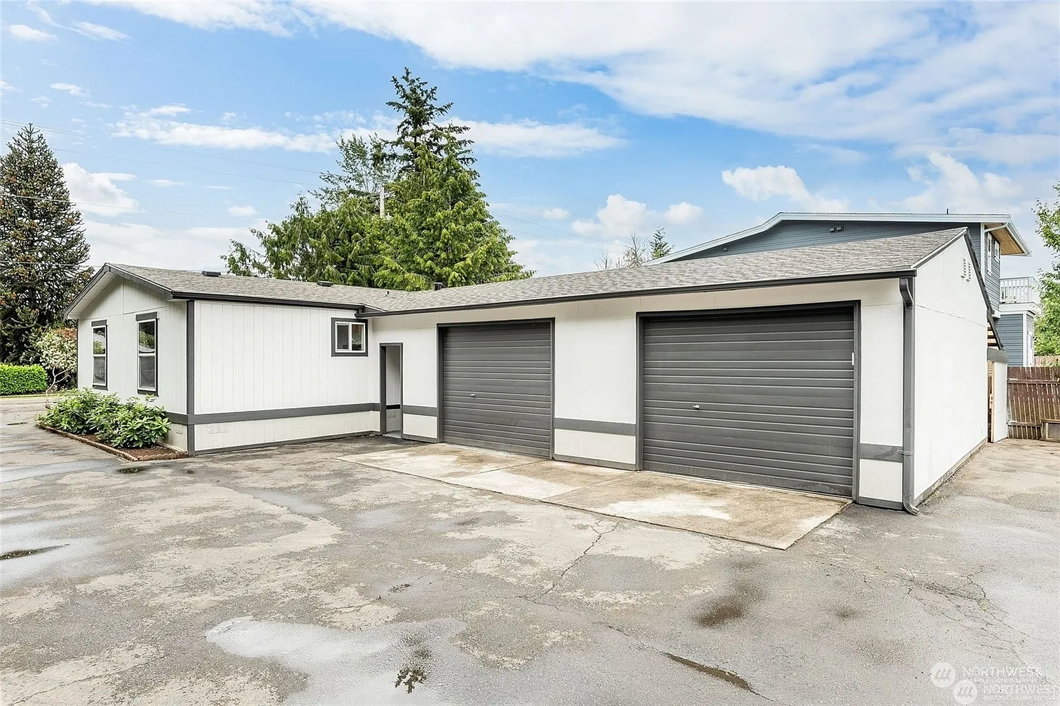 310 4th Avenue N photo 1