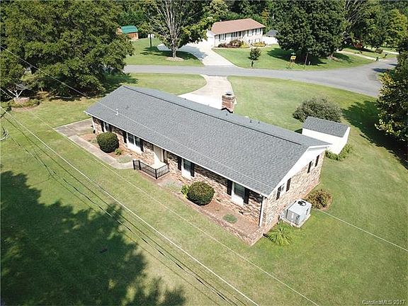 4th image of 2418 Leroy Ave