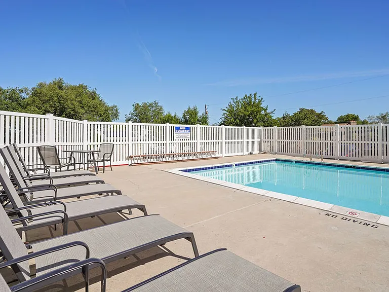 25 N Orchard Dr — Photo 4