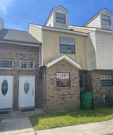 3rd image of 5 Brandon Hall Dr APT D