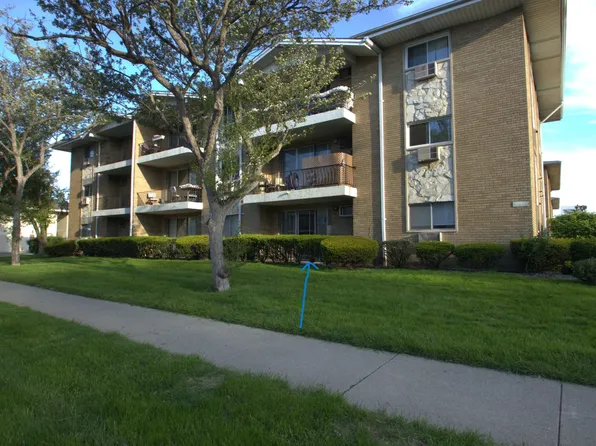 4755 W 101st St APT 101, Oak Lawn, IL 60453