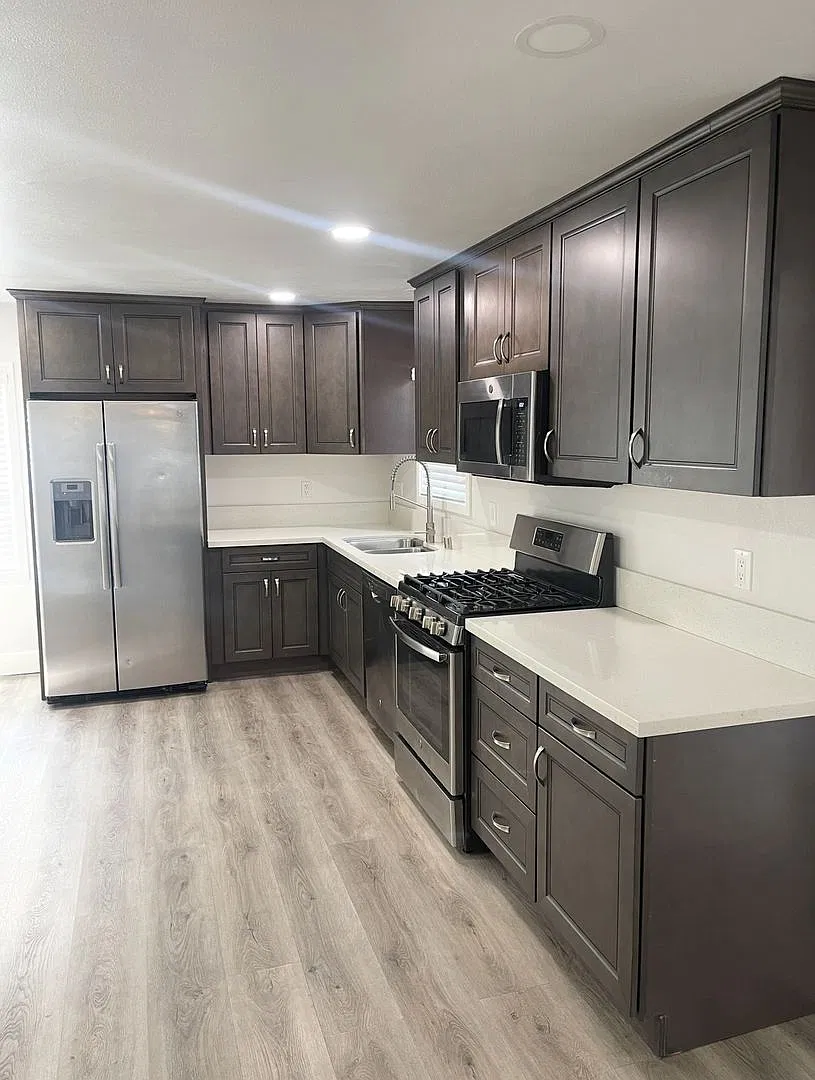 621 Florence St — Photo 4