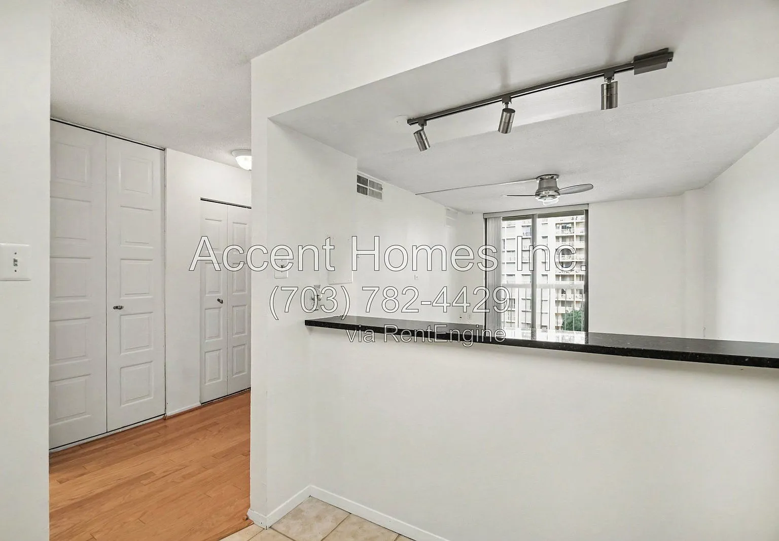 1 bed, 1.0 bath, 604 sqft, $1,900 — Photo 3