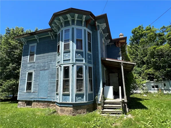 6681 Wolcott St, Red Creek, NY 13143