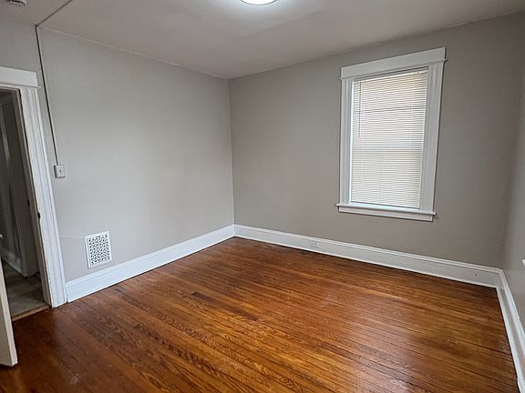 5th image of 315 Maplewood Ave Floor 2