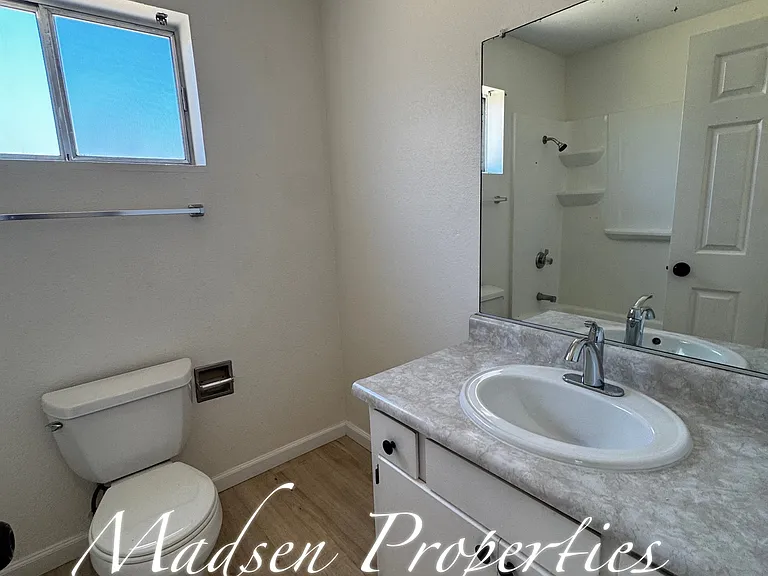 125 Casey Ct — Photo 17