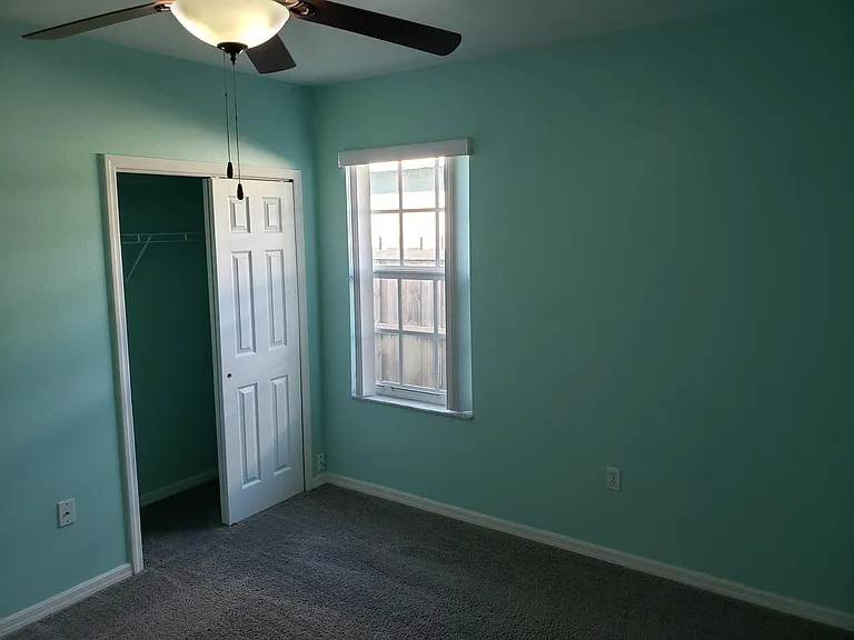 831 Stone St — Photo 10