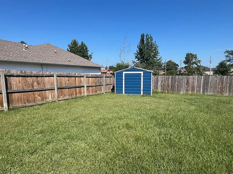 102 Rosebud Cir — Photo 42