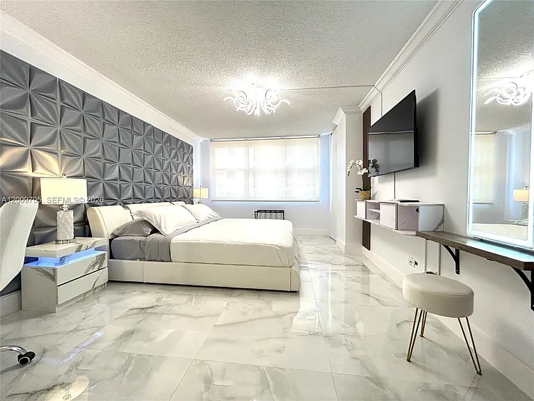 6039 Collins Ave #1507 — Photo 14