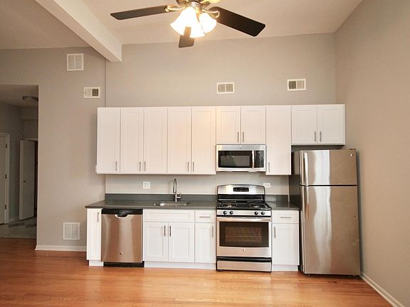 4th image of 617 W Drummond Pl APT 2CE