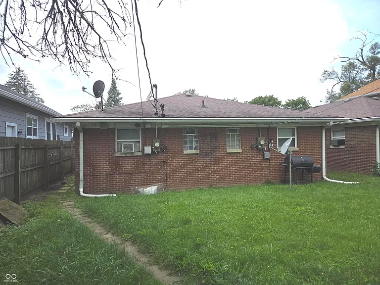617 N Oxford St — Photo 14
