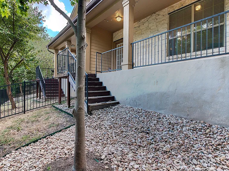 1310 Parmer Ln #303-3B — Photo 32