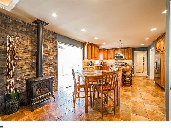 4th image of 502 Turtle Ln