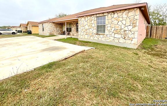 4th image of 7560 Oak Chase