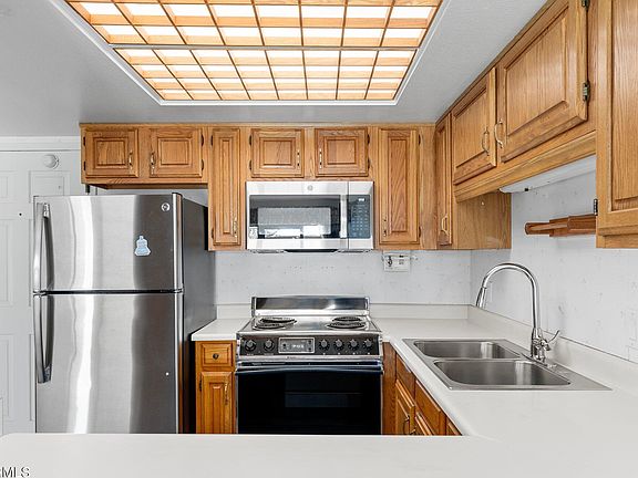 3rd image of 10330 W Thunderbird Blvd APT C119