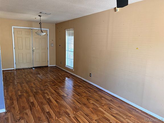 2nd image of 4017 Monterey Ct