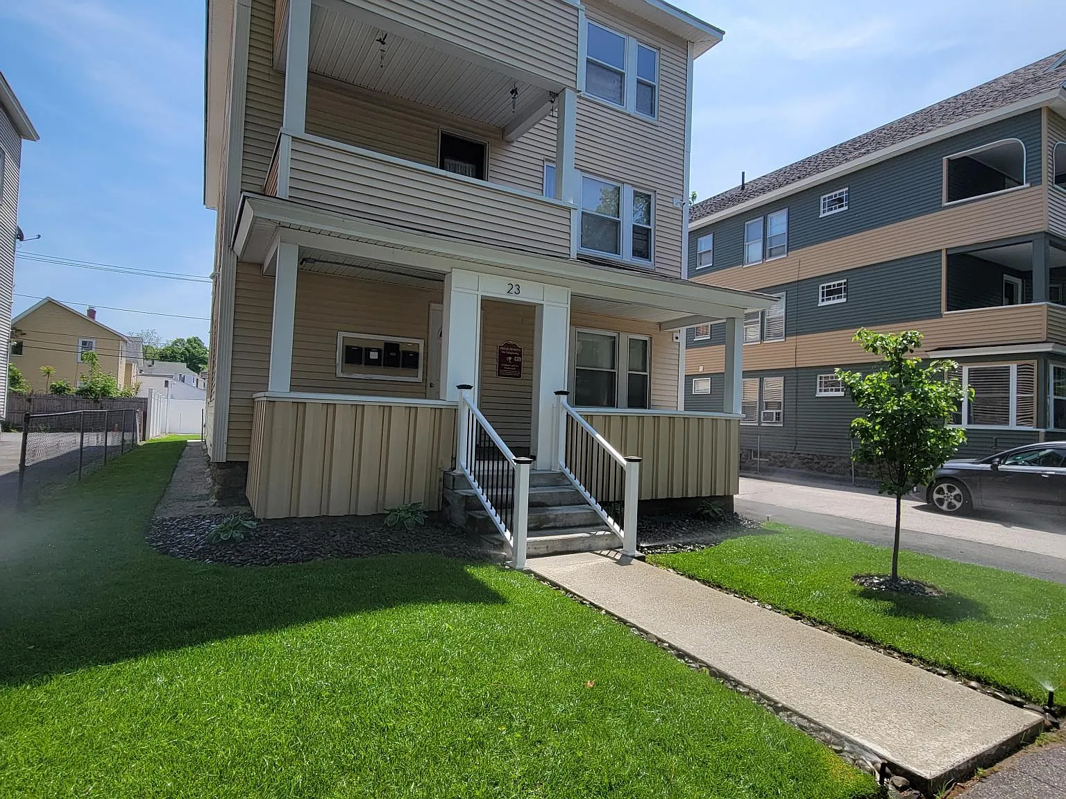 3 bed, 1300 sqft, $2,300 — Photo 1