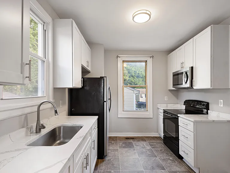 465 Terrace Ave — Photo 6