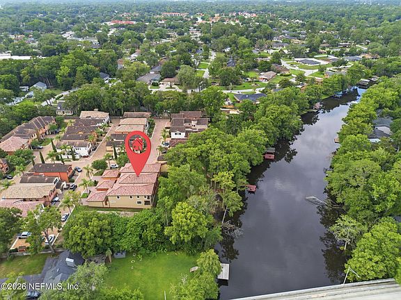 4th image of 8861 AMALFI Court