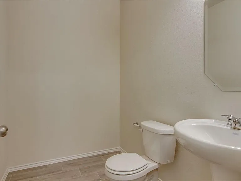 6621 Hartlage St — Photo 6