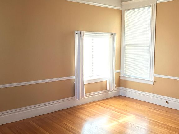 3rd image of 3745 Sacramento St